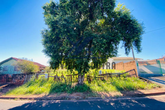 Terreno à venda - 450.00m² - Apenas uma quadra da Prefeitura Municipal, Iporã-PR